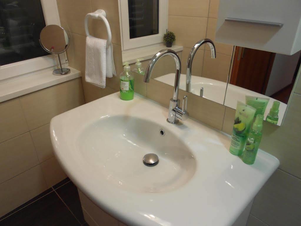 Studio Apartment Mila Split Exterior foto