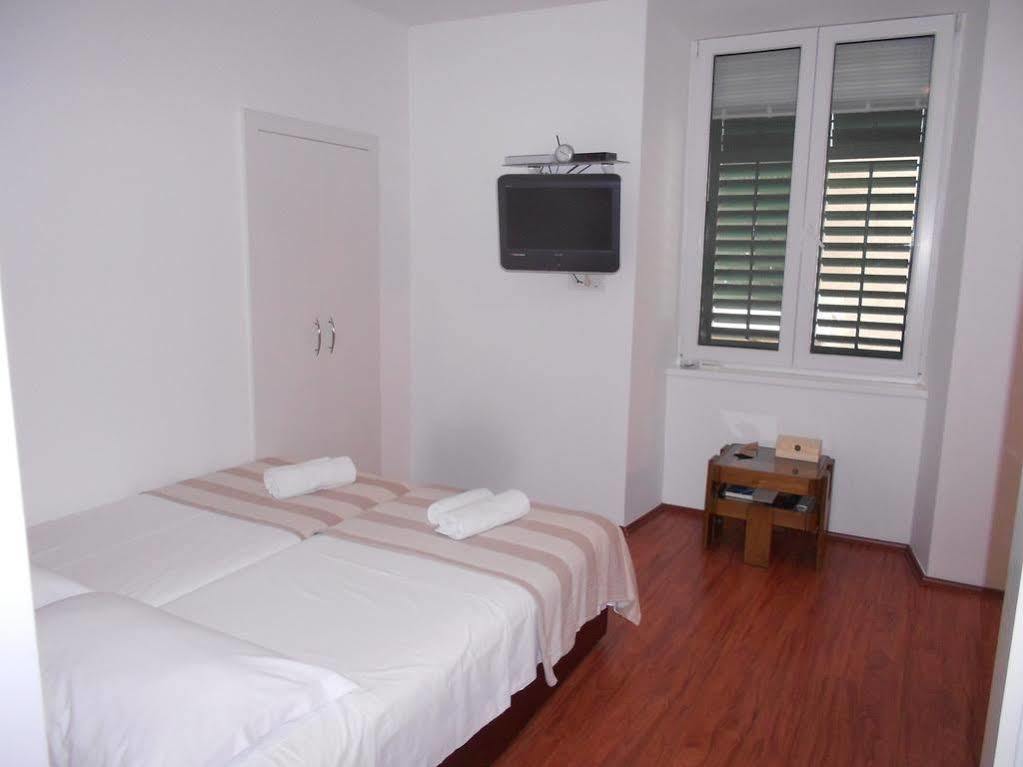 Studio Apartment Mila Split Exterior foto